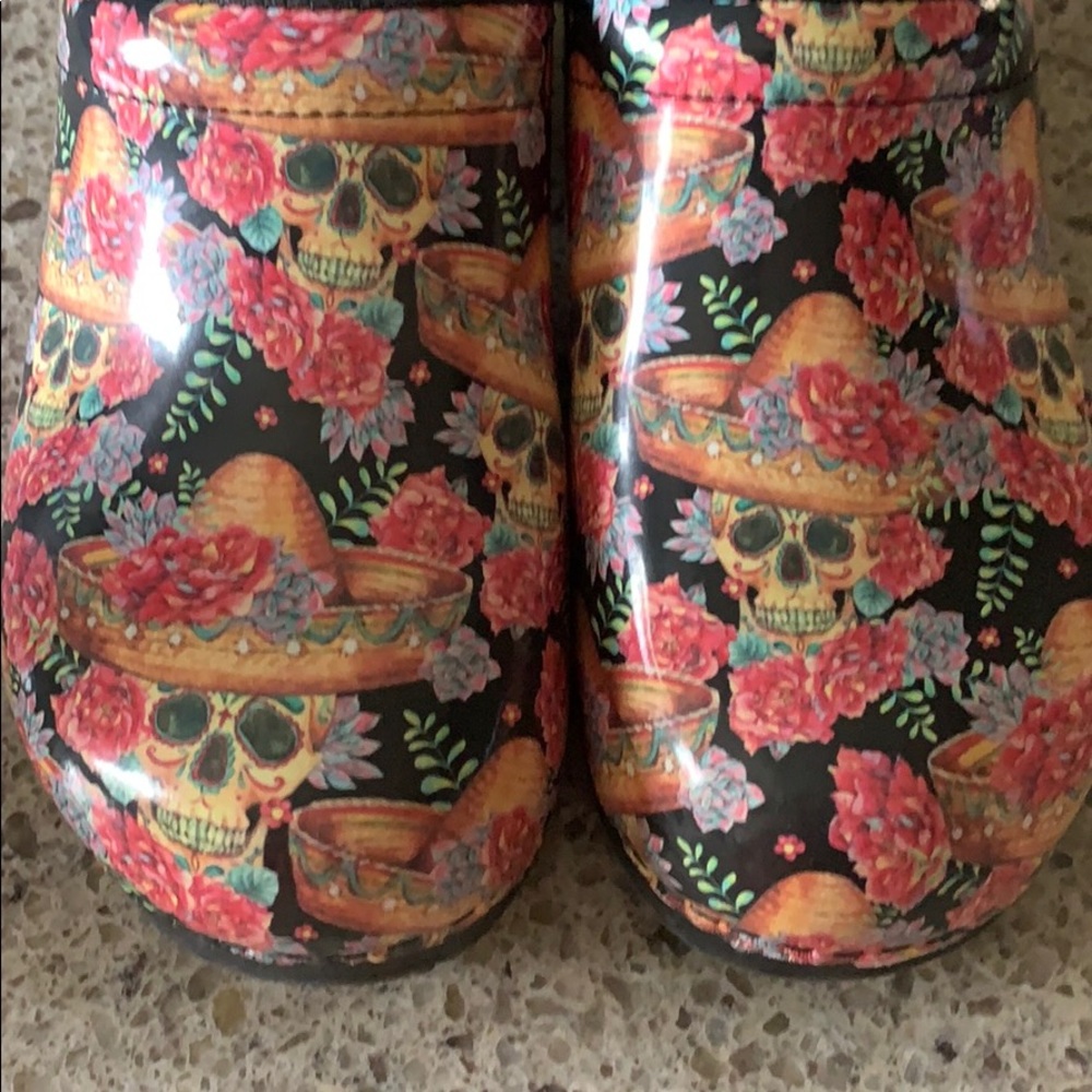 Bjork clogs
